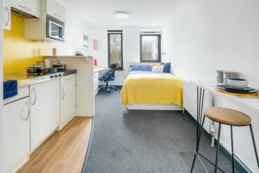 1 bed studio, Fulham Palace Road, Hammersmith, London, W69PA - Image 11